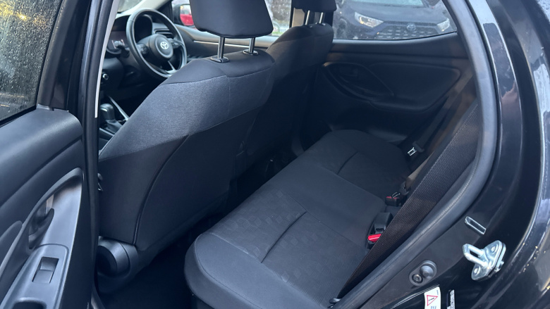 Toyota Yaris 1.5 Hybrid Design 5dr CVT Hybrid Hatchback